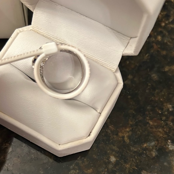 14k Solid white gold cocktail ring with multicolored stones - Picture 7 of 9